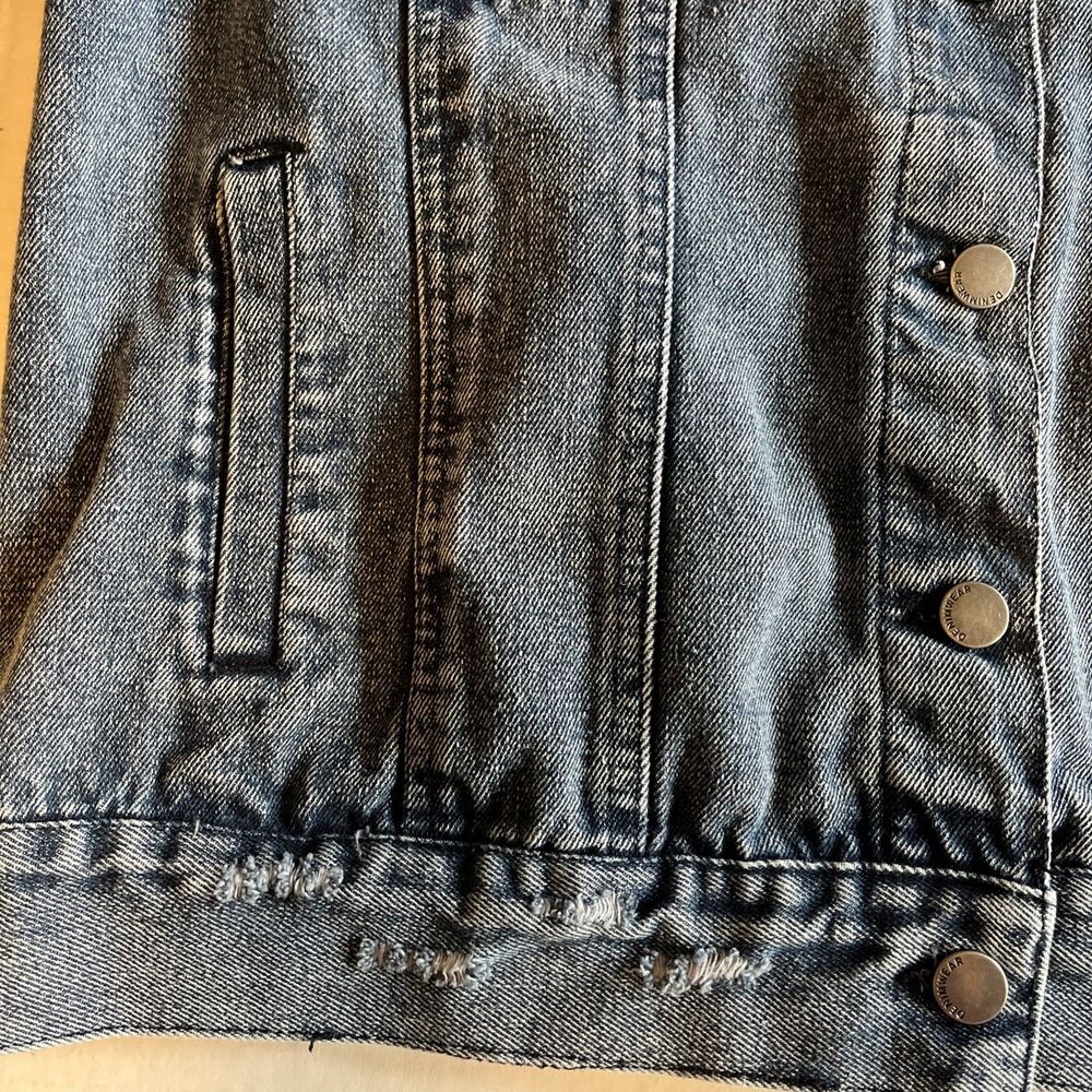 Women’s 1X Denim Jacket Blue Jean Distressed Button Pockets Vintage Charm Staple - Picture 5 of 13